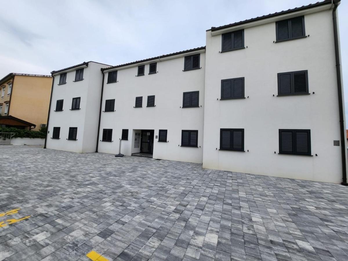 Apartmani M&L I M&J Malinska Exterior photo