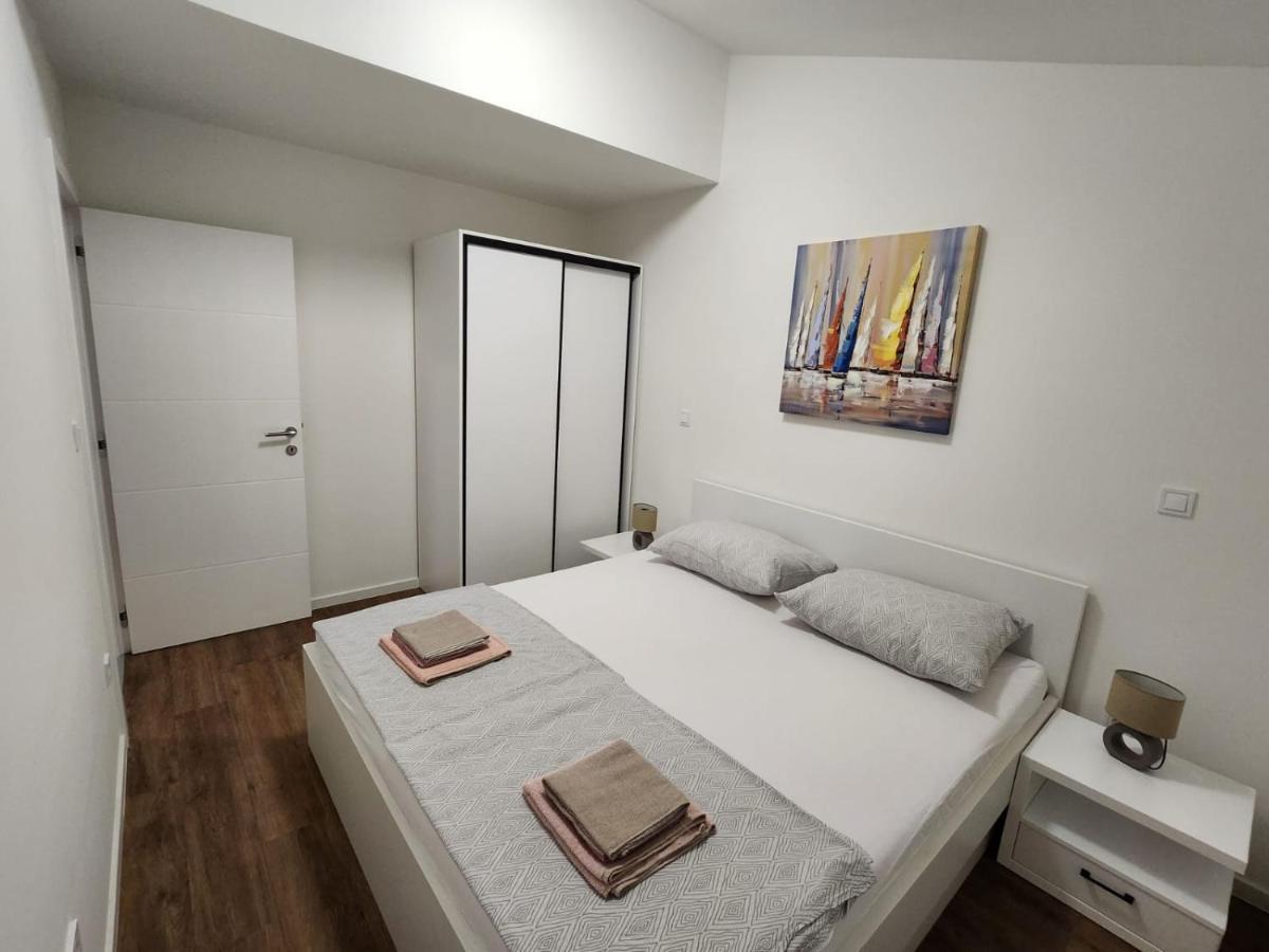 Apartmani M&L I M&J Malinska Exterior photo